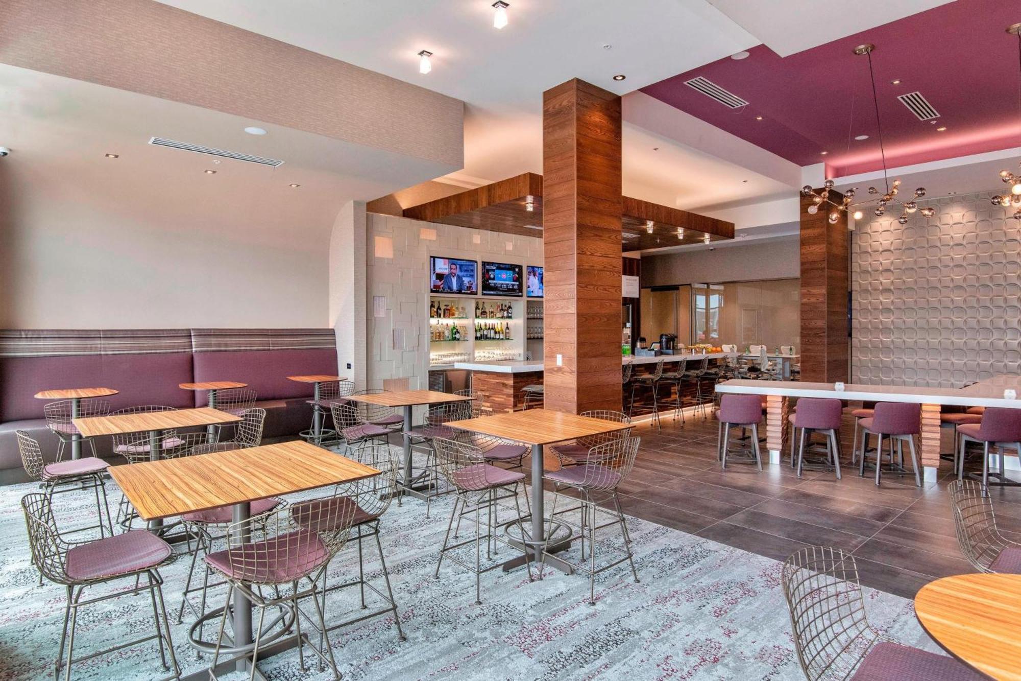 Courtyard By Marriott Raleigh Cary/Parkside Town Commons Hotell Eksteriør bilde