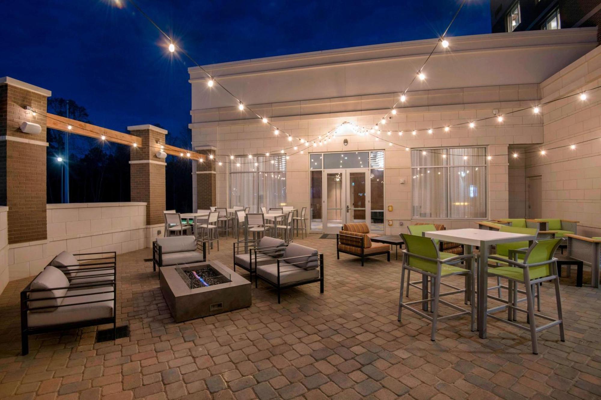 Courtyard By Marriott Raleigh Cary/Parkside Town Commons Hotell Eksteriør bilde